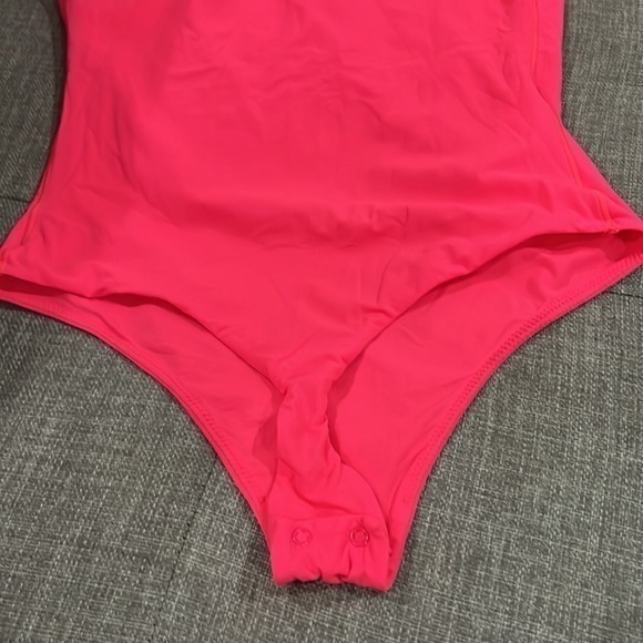 Skims Fits Everybody High Neck Bodysuit - Picture 4 of 5